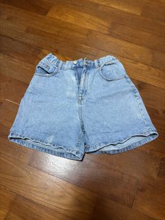 (Category: ) located in . Submitted by lvina (Listing ID 1425368941, Image 1). Description: .
