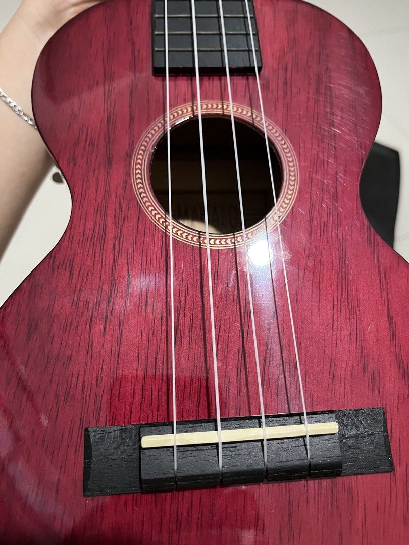 Mahalo Ukulele with Case (Category: Musical Instruments) located in Manila. Submitted by briones102397 (Listing ID 1425379754, Image 3). Description: Mahalo ukulele Like new bought and Sm issue: wid small chip size : Taas 57cm Lapad 19cm RFS : Hindi na nagagamit.