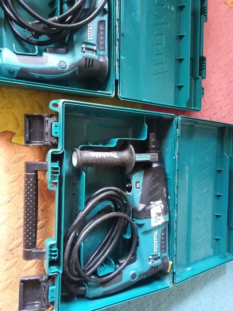 Makita rotary hammer combi (Category: Office Furniture & Fixtures) located in Davao. Submitted by rolandear (Listing ID 1425290988, Image 3). Description: MAKITA Electric Rotary Combination Hammer 800W 26mm (1") 2.4 J SDS-PLUS Shank HR2631FX2 Original Power Tools.. ( 6k each) .