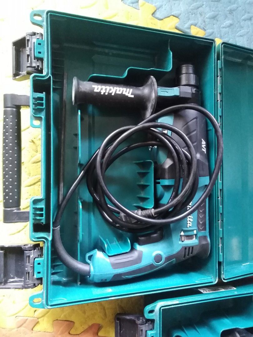 Makita rotary hammer combi (Category: Office Furniture & Fixtures) located in Davao. Submitted by rolandear (Listing ID 1425290988, Image 2). Description: MAKITA Electric Rotary Combination Hammer 800W 26mm (1") 2.4 J SDS-PLUS Shank HR2631FX2 Original Power Tools.. ( 6k each) .