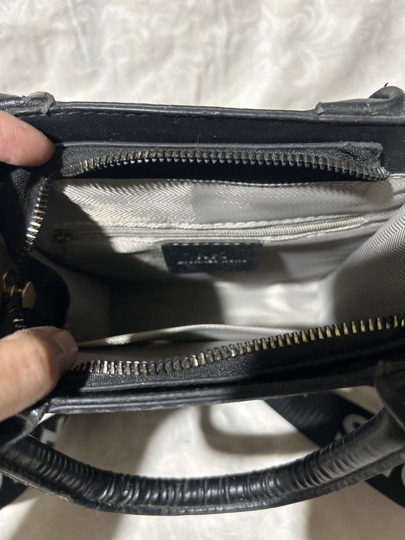 Michael Kors Handbag with Shoulder Strap (Category: Cross-body Bags) located in San Pedro. Submitted by andr39 (Listing ID 1425382985, Image 2). Description: 📍San Pedro, Laguna Michael Kors mini bag. Stored and used only once. Slight issue on the handle (3rd photo) Approximate dimensions: L: 8 inches W: 3 inches H: 9 inches ❗️MoP: BDO, Gcash ❗️ Color may vary from actual item due to lighting and phone settings.