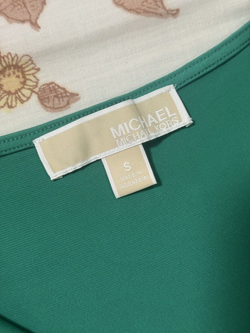 Michael Kors MK - Green Cowl Neck Top (Category: Shirts) located in Quezon City. Submitted by isellthingspt2 (Listing ID 1425298511, Image 3). Description: .