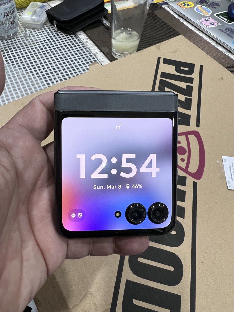 Motorola Razr 50 256 gb (Category: Early Generation Mobile Phones) located in San Juan City. Submitted by jaydelatorre27 (Listing ID 1425289049, Image 1). Description: MOTOROLA RAZR 50 256GB openline dual sim ( nano sim + e-sim) pre owned good condition no issue/defect unli check quick specs : 6.9" foldable LTPO AMOLED 120hz display 3.6 AMOLED second display 60hz Gorilla glass victuz 8+4gb ram 256gb rom 50mp dual camera 32mp selfie camera ipx8 wa
