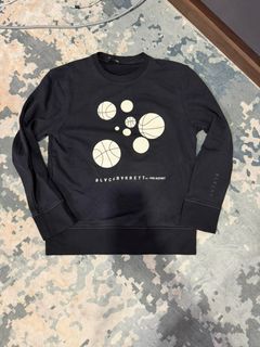 (Category: ) located in . Submitted by fashion90s (Listing ID 1425438365, Image 1). Description: .