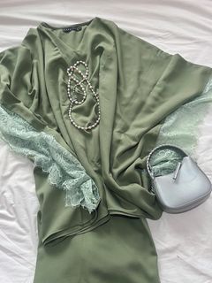 (Category: ) located in . Submitted by flowerypetals_ (Listing ID 1425381429, Image 1). Description: .
