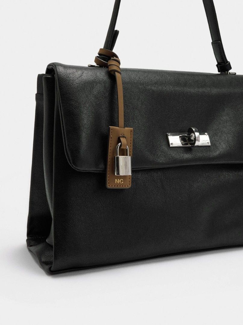 ORIGINAL PARFOIS 2 WAY BAG (Category: Shoulder Bags) located in Mandaluyong City. Submitted by _monamourph (Listing ID 1425264185, Image 2). Description: Bought in Parfois SM Megamall! Super nice in actual! Used twice lang. Message me for pics :) In excellent condition. 2,990 og price. Rfs: decluttering .