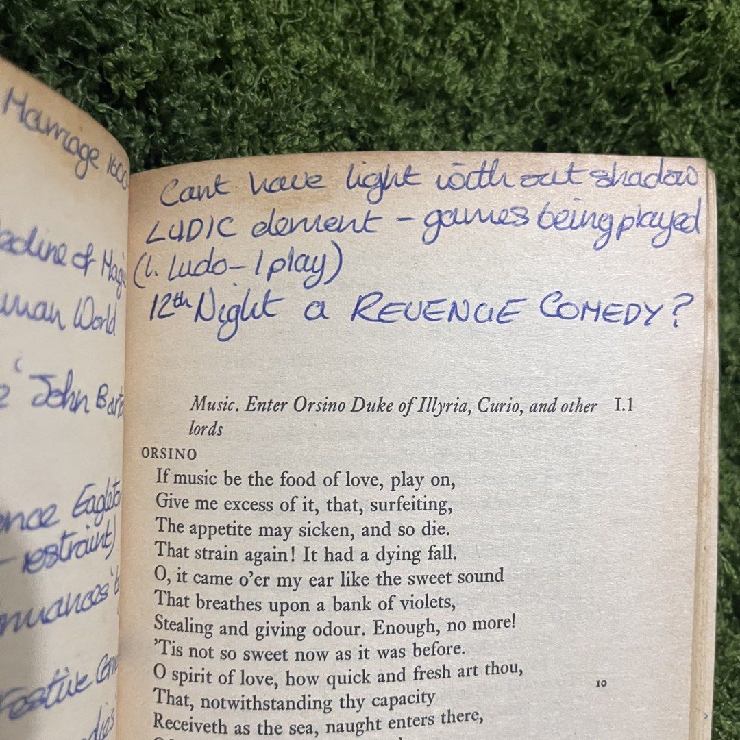 (Penguin Classic) Twelfth Night by Shakespeare (Category: Storybooks) located in Quezon City. Submitted by katseasun (Listing ID 1425345910, Image 3). Description: ‼️NO EXCESSIVE HAGGLING! Funds will go to my cat’s needs. 🐈‍⬛🐈 • book is heavy with annotations • heavy yellow pages ℹ️ NO RUSH SHIPPING ℹ️ Shipping Fee must be shouldered by the buyer! Mode of payment: GCash Mode of delivery: J&T Location: Quezon City.