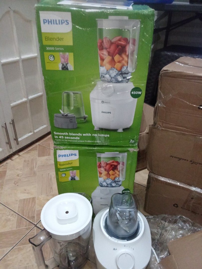 Philips Blender 3000 Series 450W (Category: Juicers, Blenders & Grinders) located in Las Pinas. Submitted by mommys_koleksyon011 (Listing ID 1425316514, Image 2). Description: bnew blender Philips brand 2in1 blender 3000series.