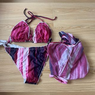 (Category: ) located in . Submitted by elleae05 (Listing ID 1425316211, Image 1). Description: .