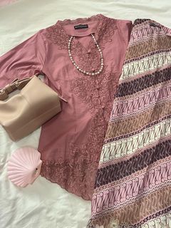 (Category: ) located in . Submitted by flowerypetals_ (Listing ID 1425380061, Image 1). Description: .