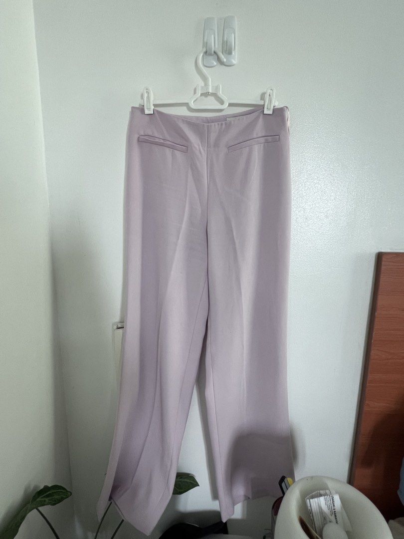 Powder Pink Wide Leg Pants (Category: Other Bottoms) located in Manila. Submitted by repeatwear0225 (Listing ID 1425283010, Image 1). Description: .