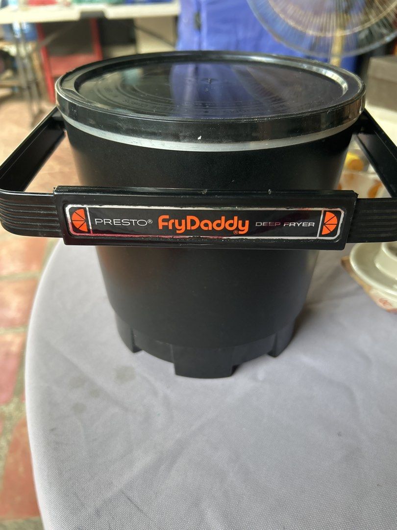 Presto FryDaddy Deep Fryer (Category: Fryers) located in Quezon City. Submitted by callaway123 (Listing ID 1425335275, Image 3). Description: Never been used however the box is not available . It is a 110 volts and 1200 watts air fryer. Good for potato fries, chicken fingers, etc. brand is Presto USA deep fryer Text 09776915237 .
