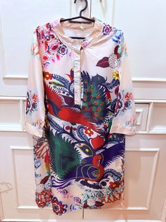 (Category: ) located in . Submitted by ishcloset (Listing ID 1425302005, Image 1). Description: .