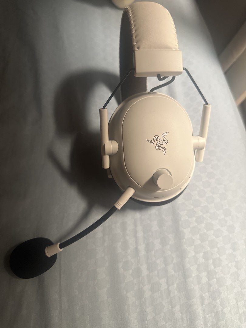 White Razor Haedset Razer BlackShark V2 Pro Gaming Headset - White, Audio, Headphones ...