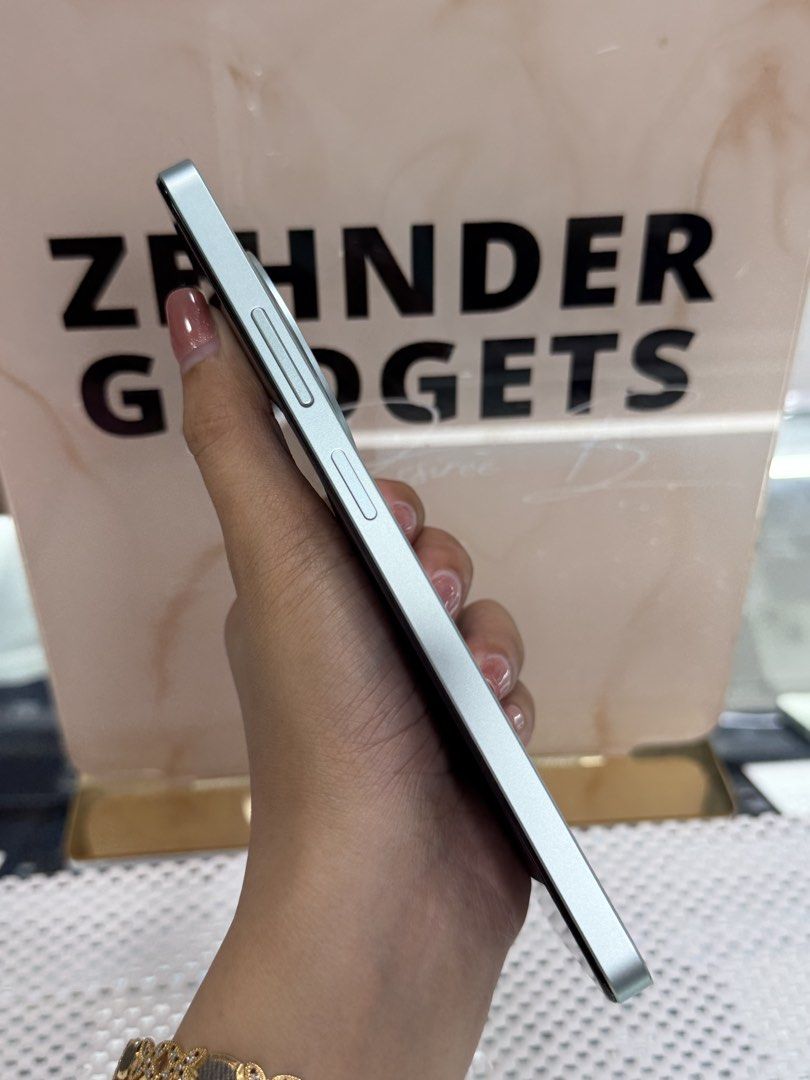 Realme 13 5G 12GB/256GB (Category: Realme) located in San Juan City. Submitted by desireebayal96 (Listing ID 1425305087, Image 2). Description: REALME 13 5G * 12/256GB * 50MP * 5000mAh * DUAL SIM * 120Hz * OPENLINE * 98% SMOOTH * NO ISSUE * NO HISTORY OF REPAIR * UNIT ONLY OPEN FOR COD SAME DAY DELIVERY PLUS SHIPPING FEE MESSAGE ME DIRECTLY FOR MORE INFO Store located📍2nd floor Vmall Greenhills Shopping Center Thank you for checking out Zehnder 