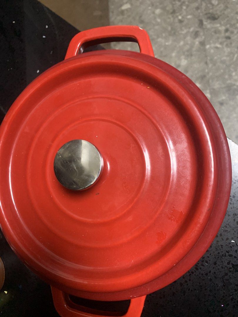 Red Cast Iron Pot with Lid460891503314216961