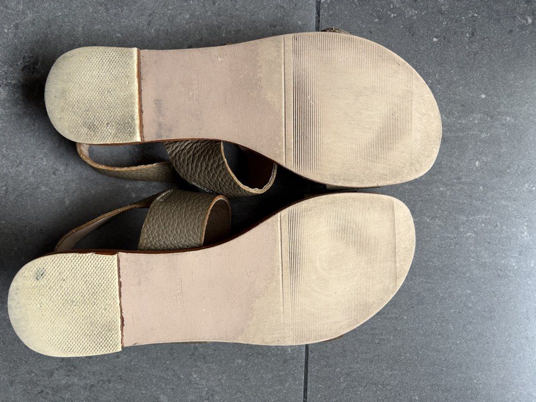 Renegade Folk Elation Sandals (Category: Flats & Sandals) located in Pasig City. Submitted by blt78 (Listing ID 1425272841, Image 3). Description: Size 9 Color Olive Comes with original box Minor flaw on the sole but unnoticeable when worn .
