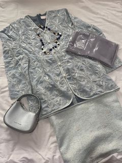 (Category: ) located in . Submitted by flowerypetals_ (Listing ID 1425379477, Image 1). Description: .
