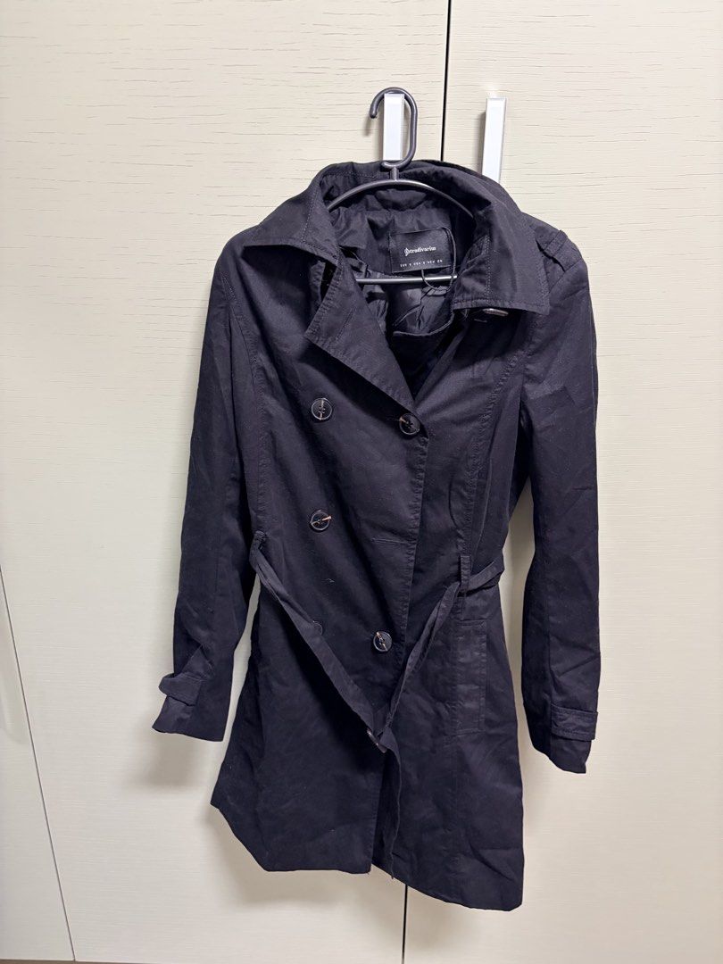 Stradivarius Black Trench Coat (Category: Coats, Jackets and Outerwear) located in Makati City. Submitted by decluttering_28 (Listing ID 1425345584, Image 1). Description: Removed tags but never been used; just in storage.