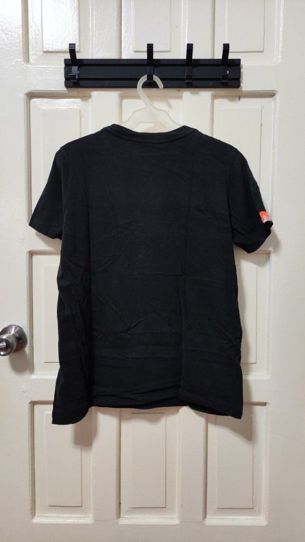 Superdry T-shirt (Category: Tshirts & Polo Shirts ) located in Paranaque City. Submitted by InsideDaBox (Listing ID 1425348911, Image 2). Description: 🚩Superdry Shirt ✅Pre-loved ✅Condition: 8/10 ✅Size: Small ✅Color may vary due to lighting condition ✅May have crack prints ✅Location: Malasiqui, Pangasinan ✅Shipping thru J&T or LBC (Buyer's expense).