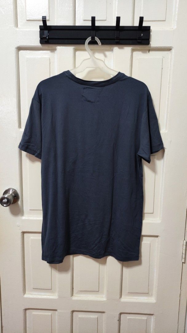 Superdry T-shirt (Category: Tshirts & Polo Shirts ) located in Paranaque City. Submitted by InsideDaBox (Listing ID 1425351130, Image 2). Description: 🚩Superdry Shirt ✅Pre-loved ✅Condition: 8/10 ✅Size: Extra Large ✅Color may vary due to lighting condition ✅May have crack prints ✅Location: Malasiqui, Pangasinan ✅Shipping thru J&T or LBC (Buyer's expense).