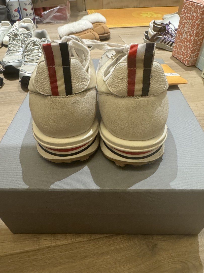 Thom Browne Tech Runner Sneakers White （分類：波鞋）位於 Hong Kong。 由 thomaskalee 提交（商品編號 1425376641，圖片 3）。簡介： 100% authentic, 85% new, full set with box。