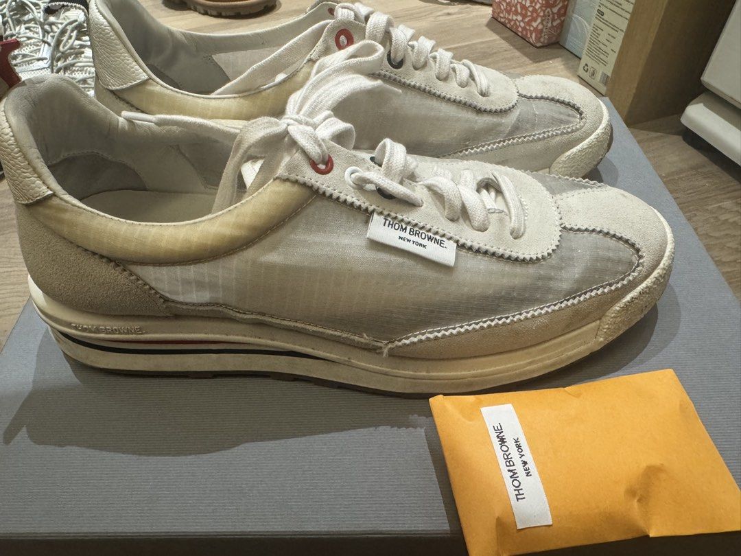 Thom Browne Tech Runner Sneakers White （分類：波鞋）位於 Hong Kong。 由 thomaskalee 提交（商品編號 1425376641，圖片 2）。簡介： 100% authentic, 85% new, full set with box。