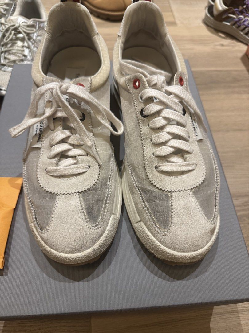 Thom Browne Tech Runner Sneakers White （分類：波鞋）位於 Hong Kong。 由 thomaskalee 提交（商品編號 1425376641，圖片 1）。簡介： 100% authentic, 85% new, full set with box。