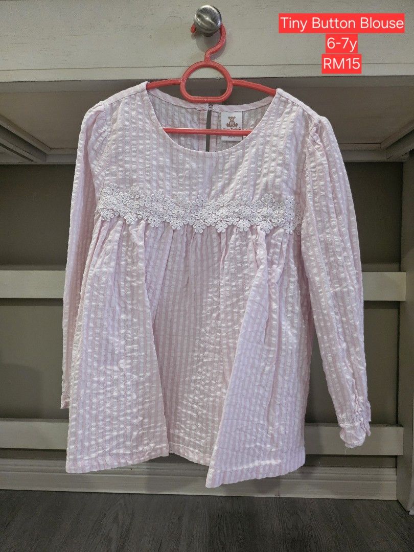 Tiny Button Blouse 6-7y (Category: Babies & Kids Fashion) located in Kuala Lumpur. Submitted by naddyshams (Listing ID 1425344404, Image 1). Description: wear 4-5 times only like new.
