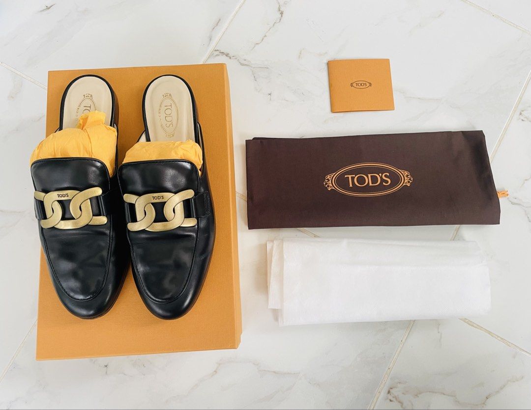 TOD'S Leather Slippers - Size 37 (Category: Slippers and slides) located in Naga. Submitted by salvation20 (Listing ID 1425333007, Image 1). Description: TOD’S Leather Slippers With sole protector Authentic .