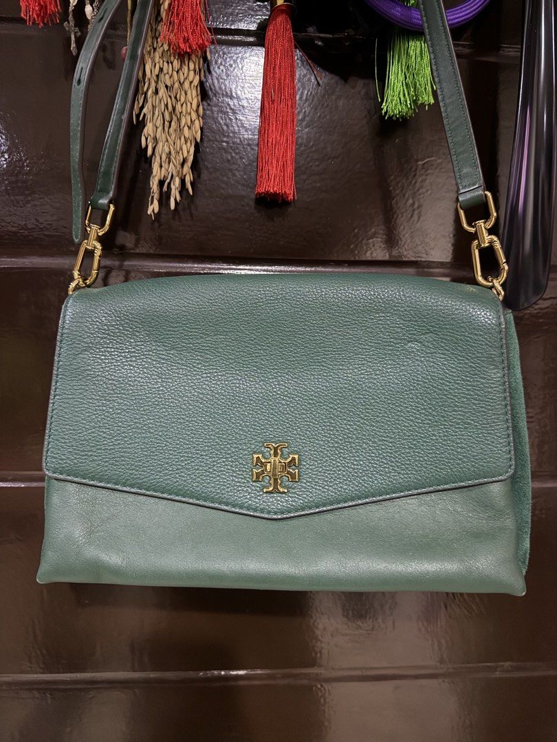 Tory Burch Kira Mixed Materials Shoulder Bag Malachite (Category: Luxury Bags & Wallets) located in Cainta. Submitted by kayeacasel (Listing ID 1425256671, Image 1). Description: Only used once RFS: not in use anymore.