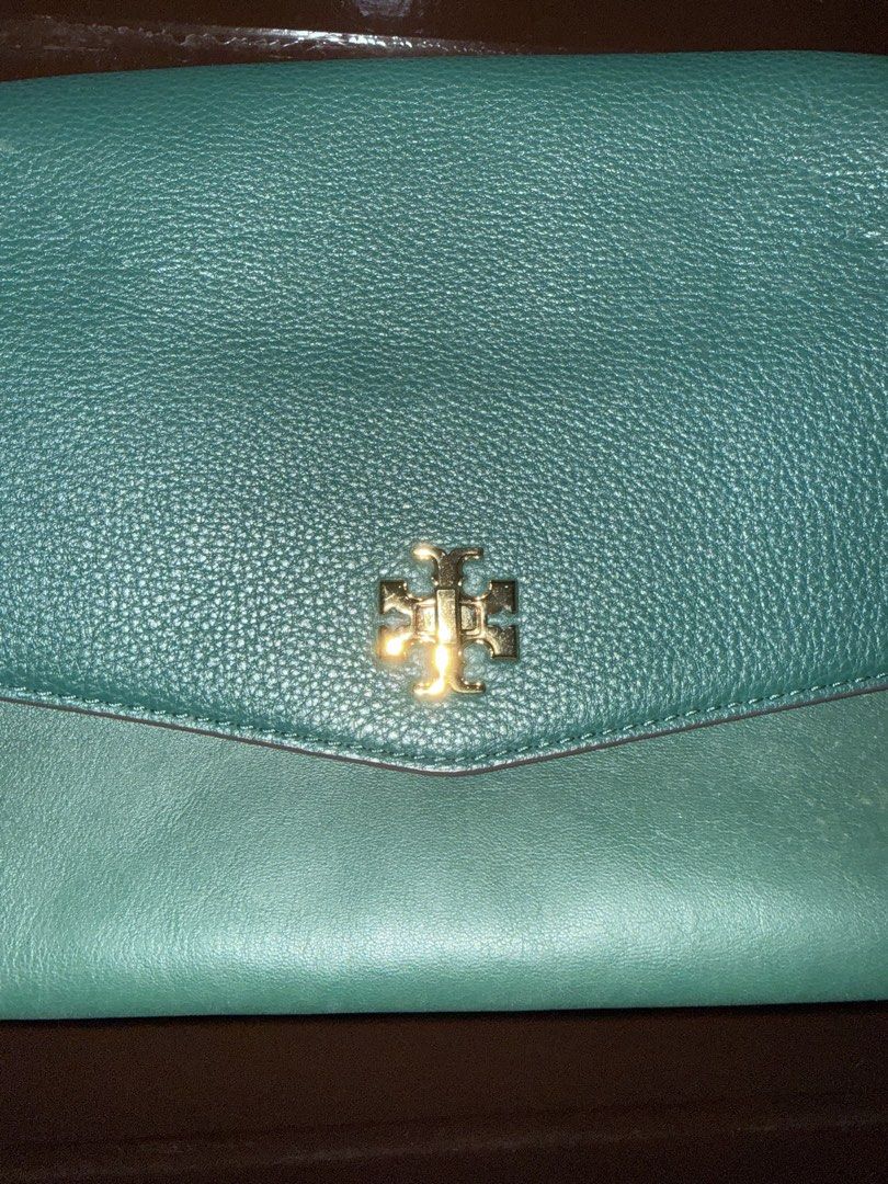 Tory Burch Kira Mixed Materials Shoulder Bag Malachite (Category: Luxury Bags & Wallets) located in Cainta. Submitted by kayeacasel (Listing ID 1425256671, Image 2). Description: Only used once RFS: not in use anymore.