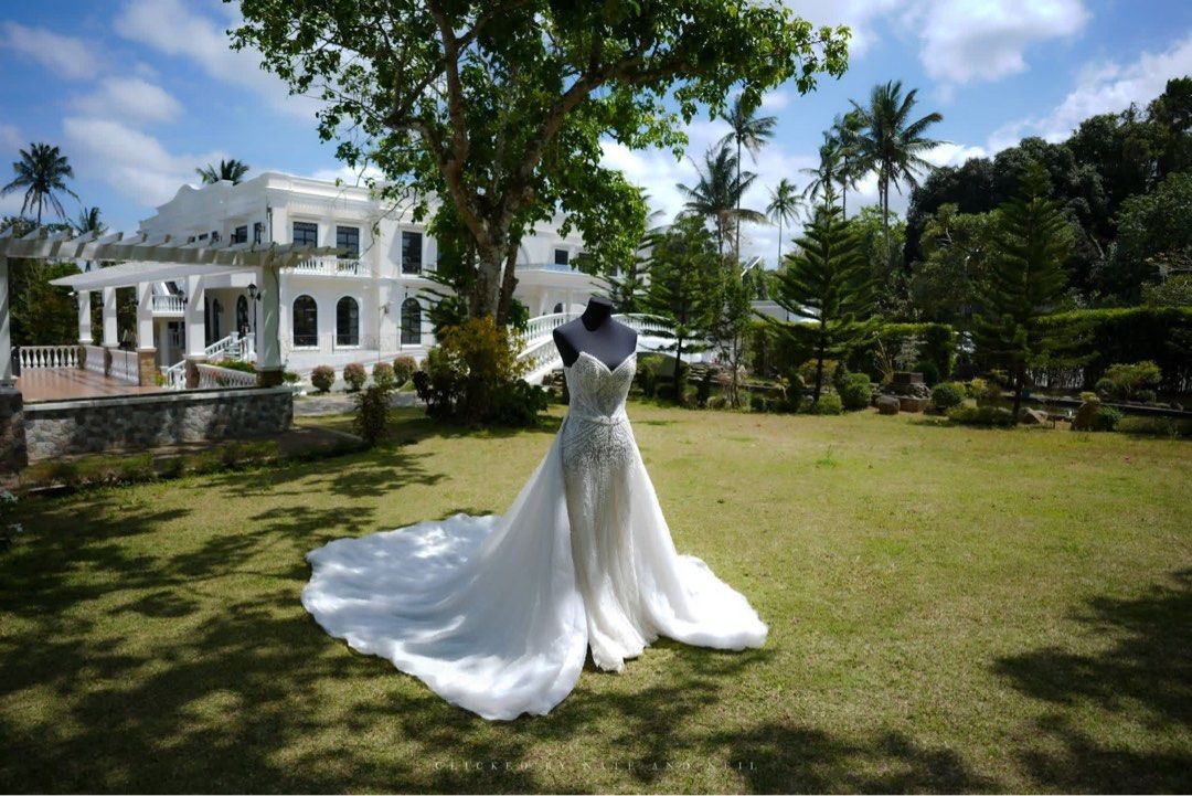 Two Way Fully Beaded Wedding Gown for Rent (Category: Evening dresses & gowns) located in Manila. Submitted by laroseboutique_rentals (Listing ID 1425412641, Image 2). Description: Hello Future Brides! 👰✨ Your dream wedding gown doesn’t have to break the bank. Feel like a princess on your special day in this stunning designer gown. 💖 I’m renting out my sister’s wedding gown, worn only once last November 2024. 💍 Rental Price: ₱17,500 ➕ Dry Clea