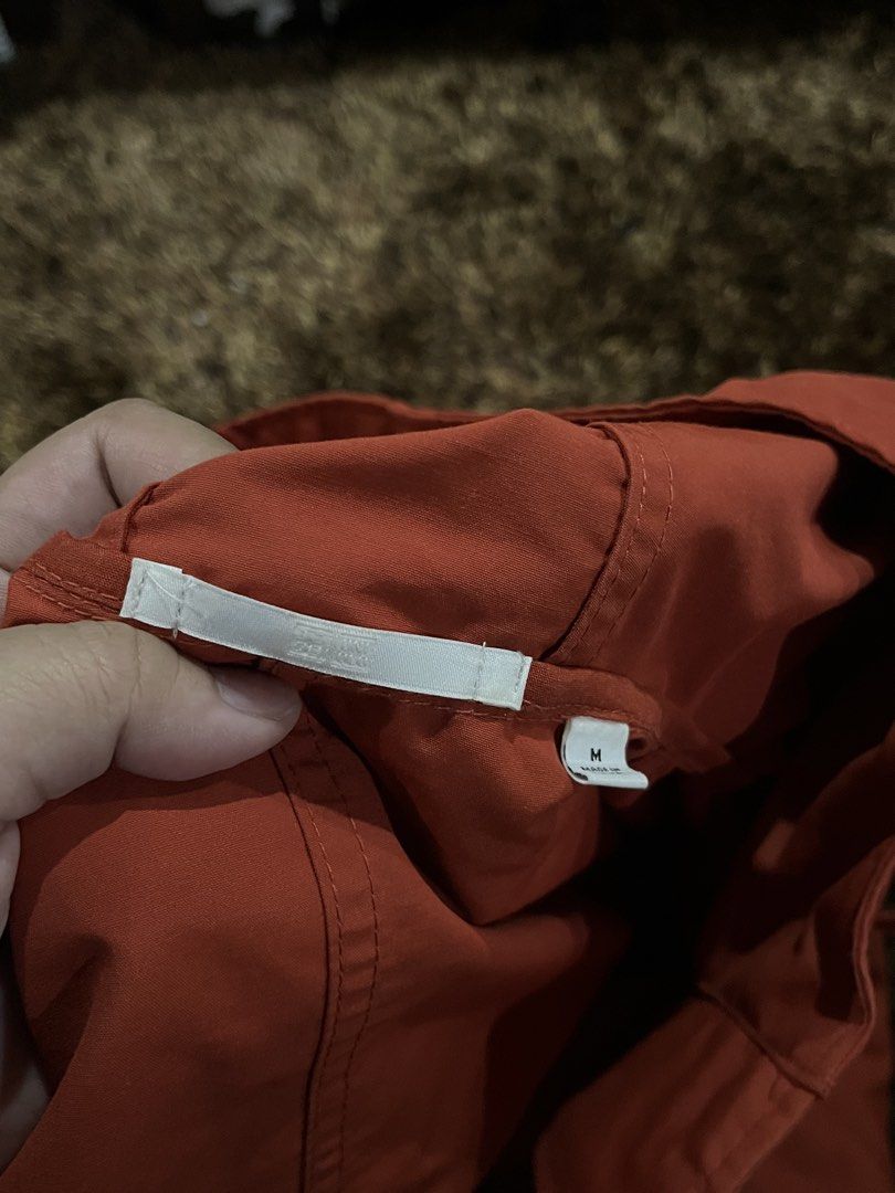 Uniqlo Hooded Jacket - Size M (Category: Coats, Jackets and Outerwear) located in Abucay. Submitted by ablum (Listing ID 1425379114, Image 2). Description: .
