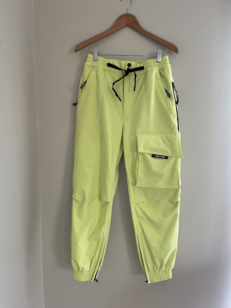 [FOR RENT] Vector Ski Pants (Category: Other Bottoms) located in Quezon City. Submitted by reviverevolution (Listing ID 1425288943, Image 2). Description: - IF FOR SALE: P4,000. - IF FOR RENT: P1,500 for 5-day use. P200/day in excess of the 5 days. Two-way shipping fee is shouldered by renter (Lalamove or Grab). Security deposit is P2,500 - refundable upon return of the item. This covers any damage or loss of the item. Please return the item unwa