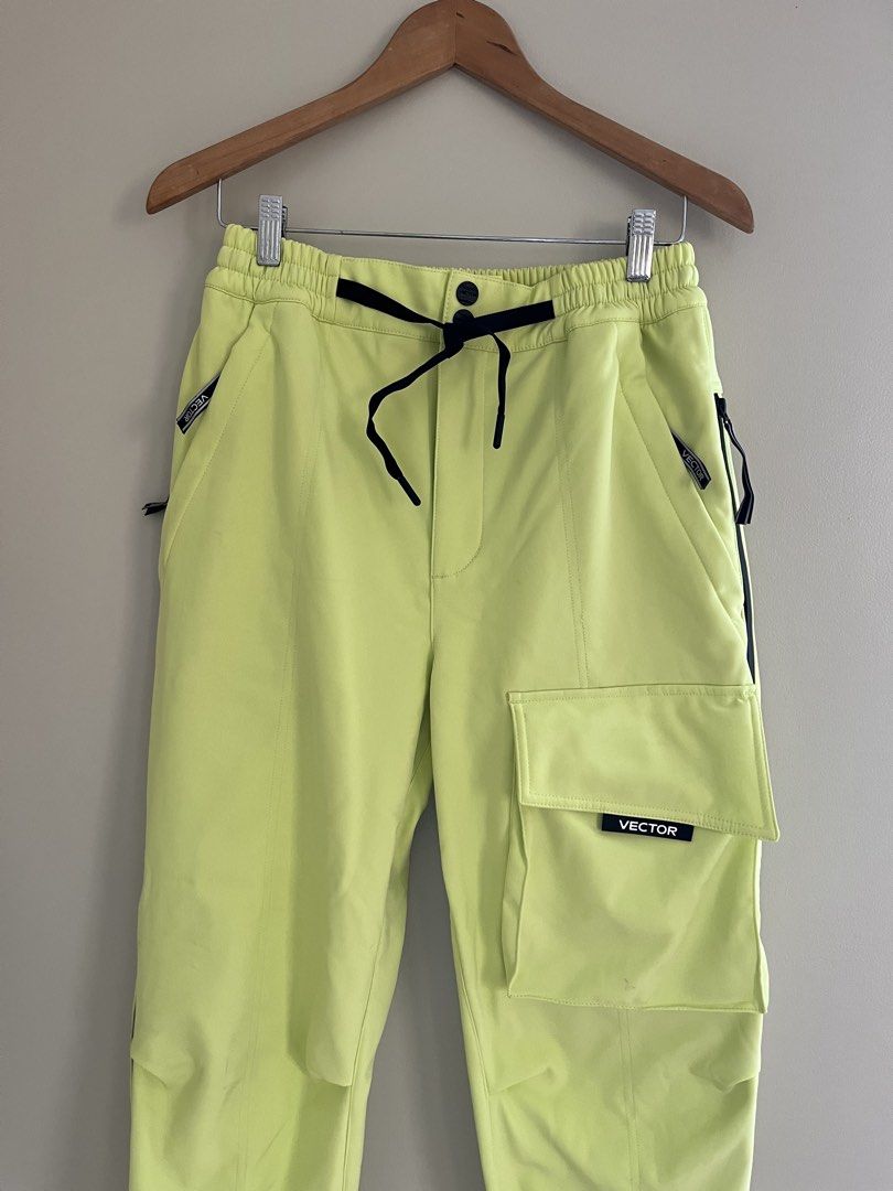 [FOR RENT] Vector Ski Pants (Category: Other Bottoms) located in Quezon City. Submitted by reviverevolution (Listing ID 1425288943, Image 1). Description: - IF FOR SALE: P4,000. - IF FOR RENT: P1,500 for 5-day use. P200/day in excess of the 5 days. Two-way shipping fee is shouldered by renter (Lalamove or Grab). Security deposit is P2,500 - refundable upon return of the item. This covers any damage or loss of the item. Please return the item unwa