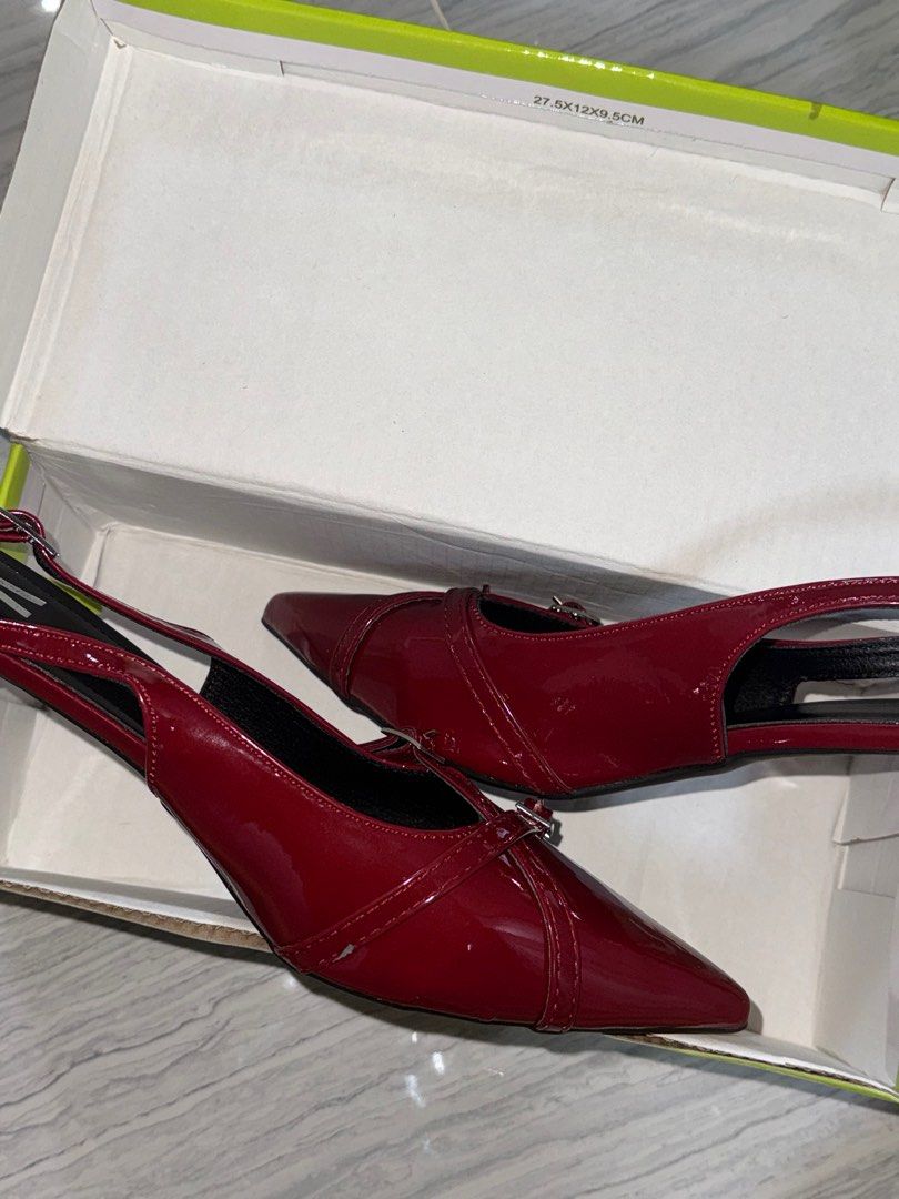 Venalisa Red Stiletto Kitten Heels (Category: Heels) located in Pasay City. Submitted by minrkluvs (Listing ID 1425280570, Image 2). Description: - Red Stiletto Kitten Heels - Size 38 - Never been used - Comes with box rfs: wrong size mop: gcash/maya mod: sdd or j&t.