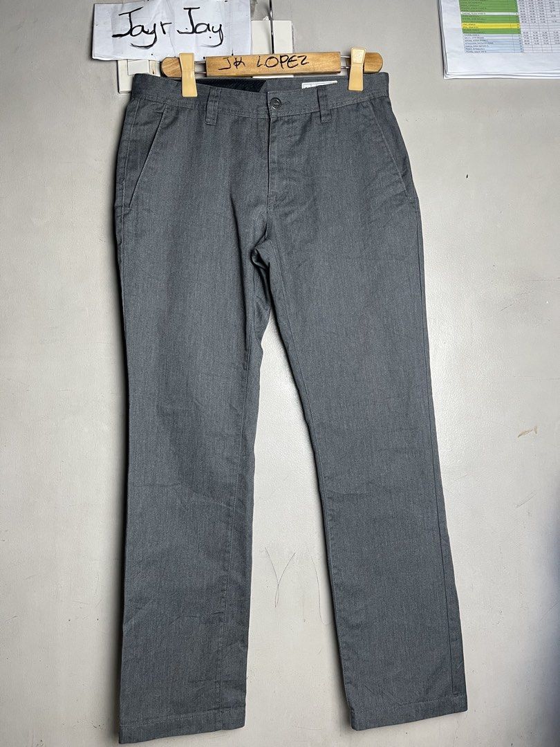 Volcom Gray Pants Size 31/32 (Category: Jeans) located in Manila. Submitted by jrlopezjr225177 (Listing ID 1425376686, Image 1). Description: Volcom Genuine Pants Price 600 Like new kondsyon issue nya lang talaga check last picture.. Size 31 on tag 32 by Tape measure Length 41 Leg Opening 7.5 Sampaloc Manila Location.