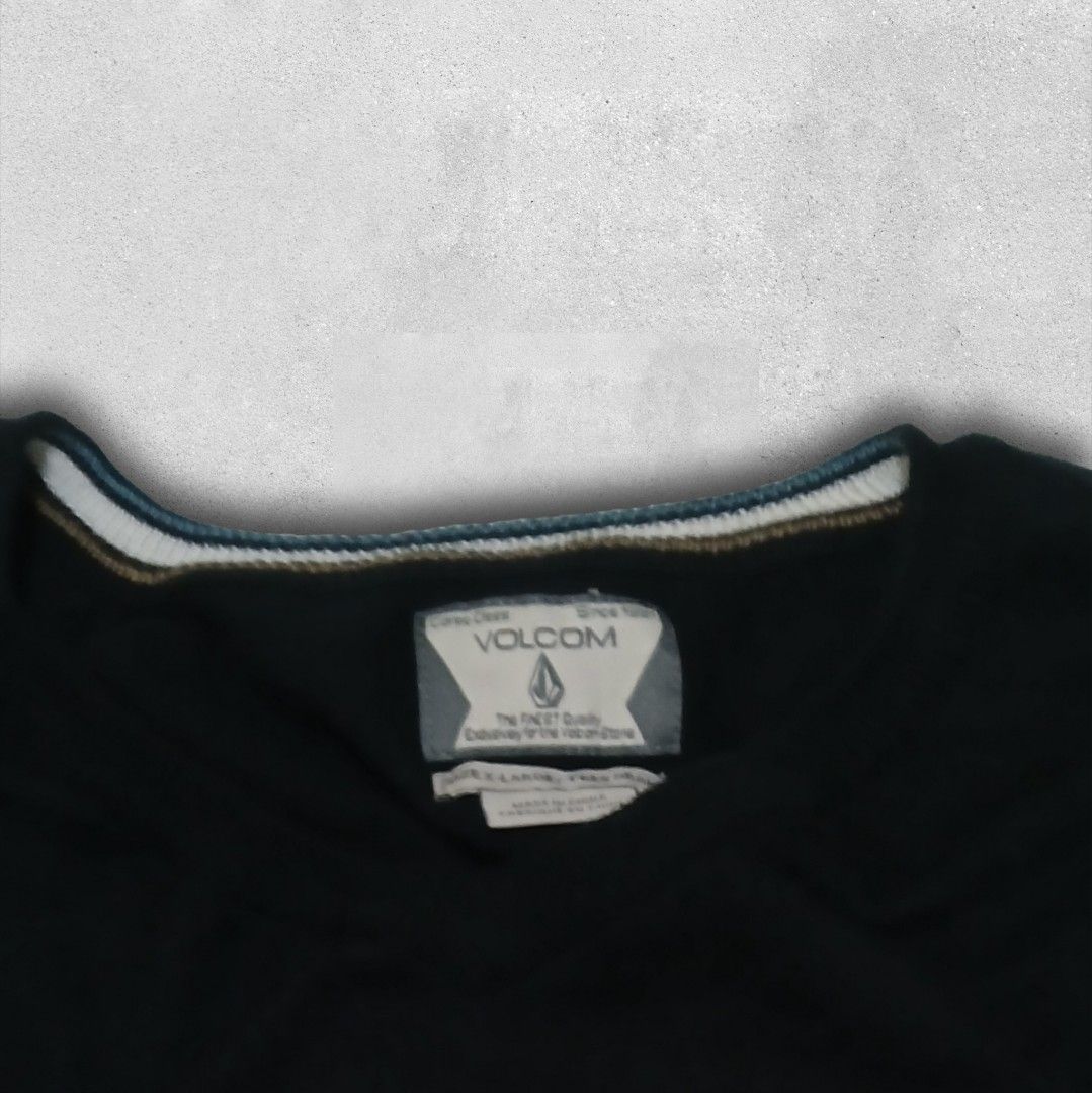 Volcom Longsleeves Thermals (Category: Coats, Jackets and Outerwear) located in Cabuyao City. Submitted by sannysocorny (Listing ID 1425262520, Image 3). Description: Volcom Longsleeves Thermals Width: 23 Length: 30 Issue: None Price: 550.