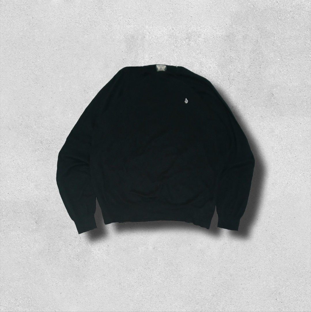 Volcom Longsleeves Thermals (Category: Coats, Jackets and Outerwear) located in Cabuyao City. Submitted by sannysocorny (Listing ID 1425262520, Image 1). Description: Volcom Longsleeves Thermals Width: 23 Length: 30 Issue: None Price: 550.