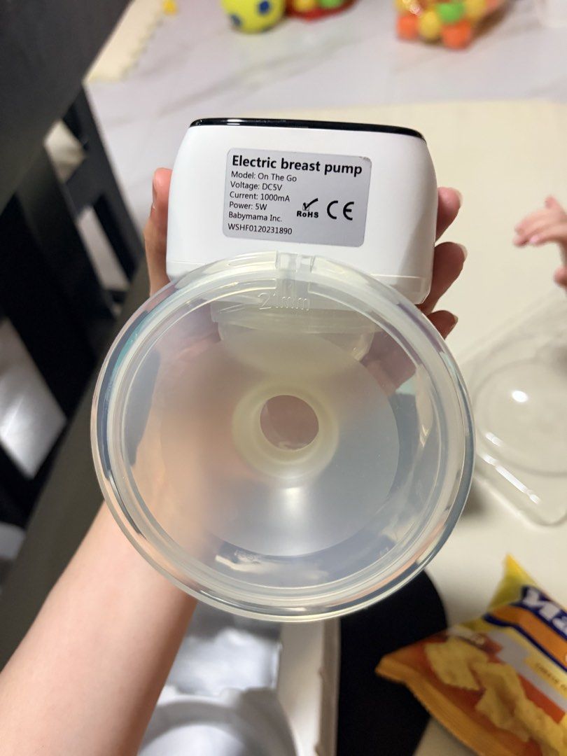 Wisemom On the Go Handsfree Breast Pump (Category: Breastfeeding & Bottle Feeding) located in Antipolo. Submitted by zbltrx (Listing ID 1425362586, Image 2). Description: Used only few times then nastock na sa bahay. Good for go to mommies!! Buyla na. 🙂.