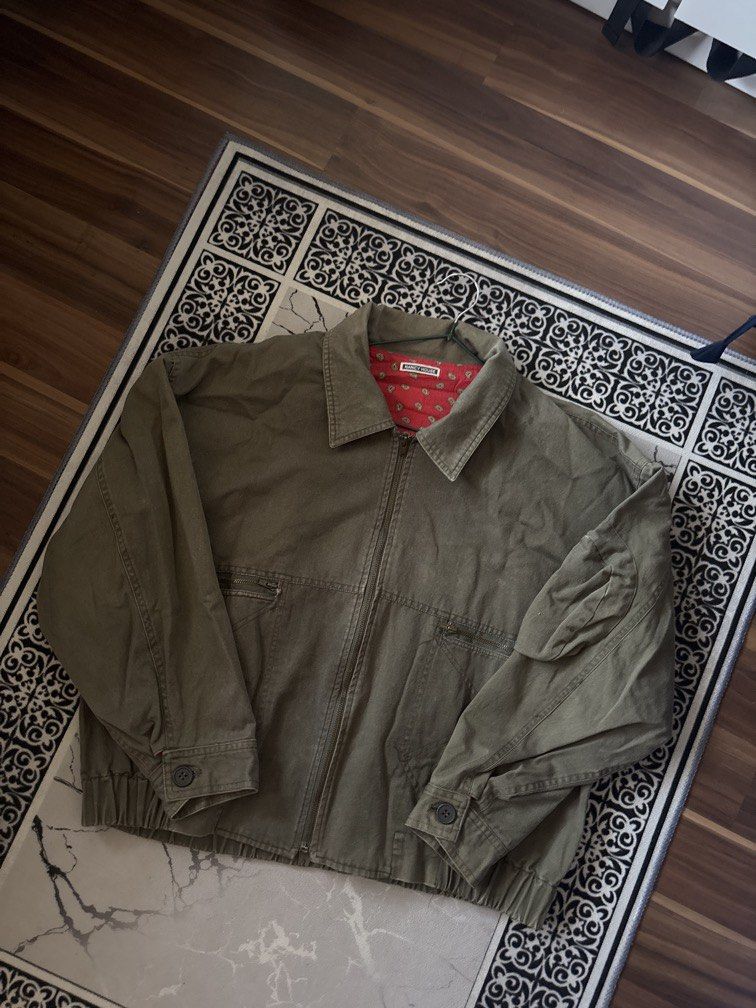Work jacket (Category: Coats, Jackets and Outerwear) located in Seremban. Submitted by Dirynn (Listing ID 1425285551, Image 1). Description: ✅Pit 25 labuh 23 boxy (169cm kenawah boleh pakai) ✅ Zip ketat sikit tapi boleh zip je ✅ belakang ada adjuster ✅kat lengan ada poket.