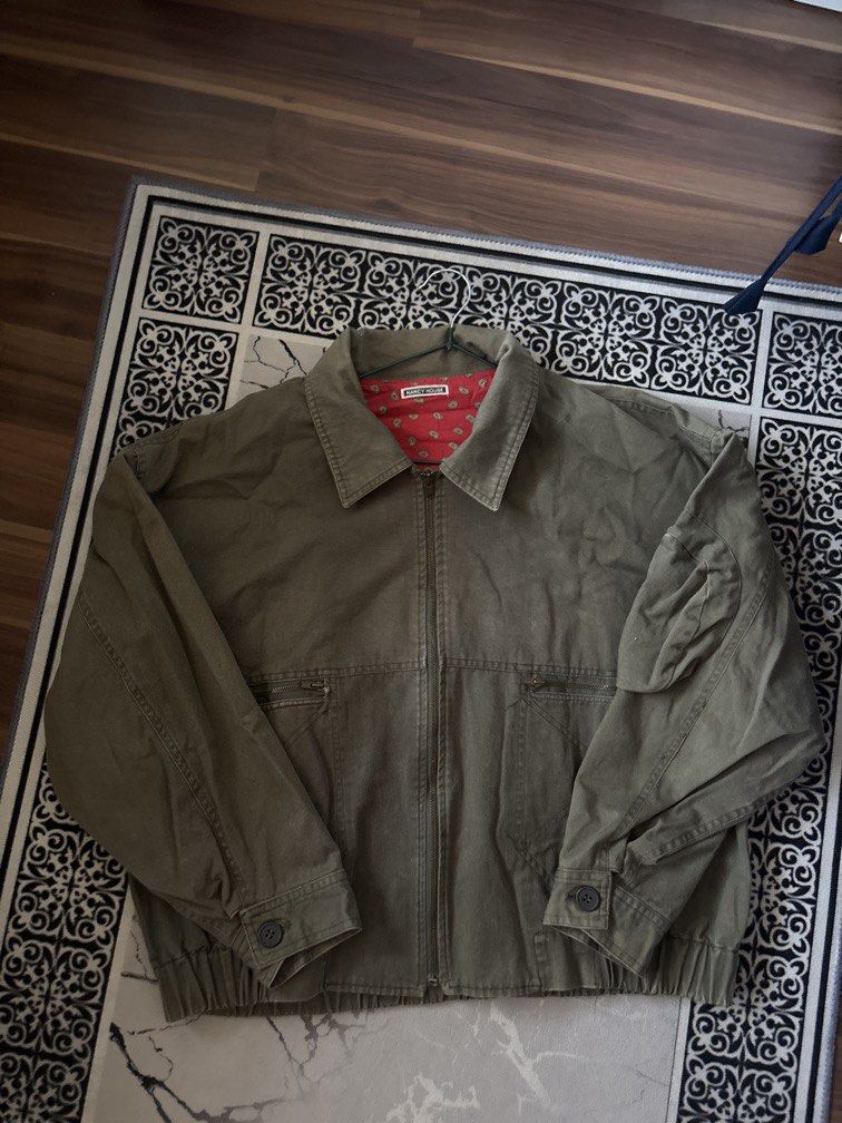 Work jacket (Category: Coats, Jackets and Outerwear) located in Seremban. Submitted by Dirynn (Listing ID 1425285551, Image 2). Description: ✅Pit 25 labuh 23 boxy (169cm kenawah boleh pakai) ✅ Zip ketat sikit tapi boleh zip je ✅ belakang ada adjuster ✅kat lengan ada poket.