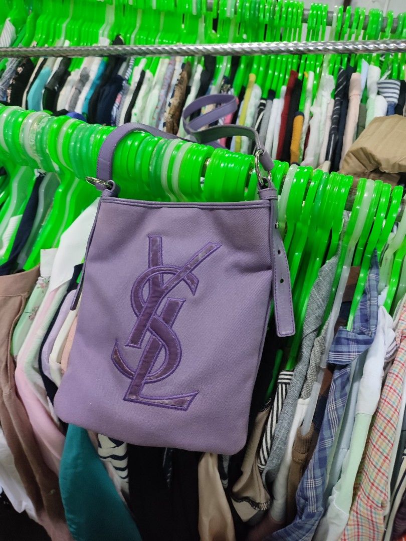 Yves Saint Laurent Shoulder Bag (Category: Luxury Bags & Wallets) located in Puerto Princesa. Submitted by thriftedsoulsy2k (Listing ID 1425254604, Image 2). Description: yves saint laurent rives Gauche issue faded part (can see on photo) .