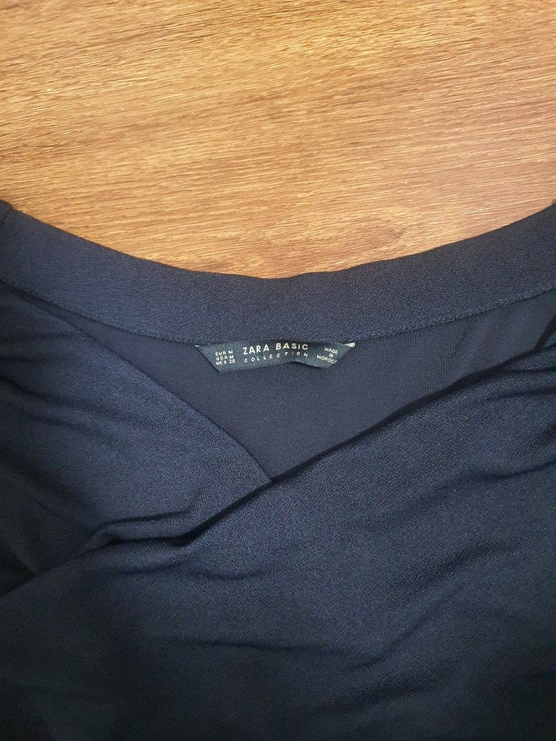 Zara Dress (Kategori: Gaun & Rok) berada di Jakarta Selatan. Dikirim oleh nei08 (ID iklan 1425262991, Gambar 2). Deskripsi: black colour.