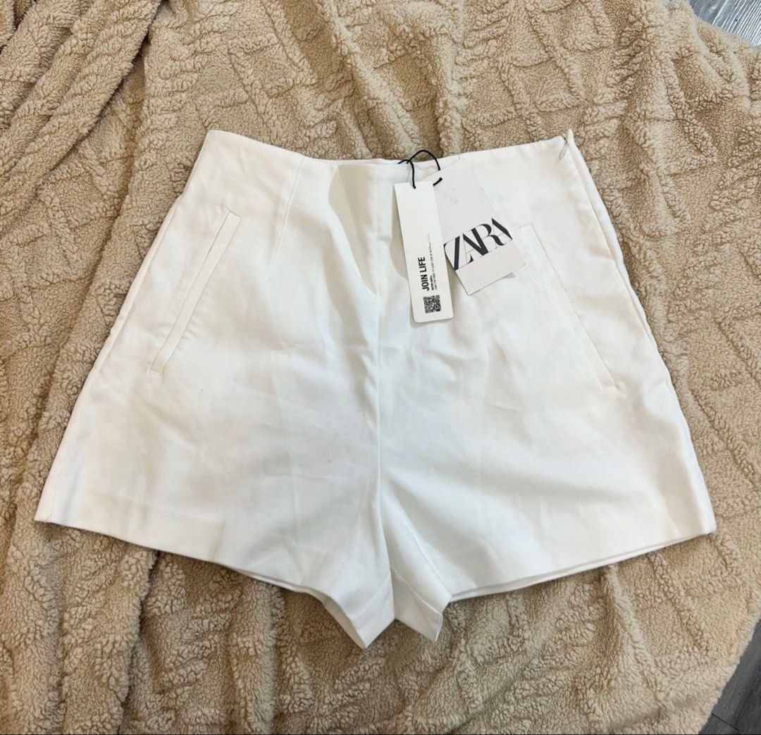 Zara Highwaist Shorts (Category: Shorts) located in Mandaluyong City. Submitted by cambeeb (Listing ID 1425278194, Image 1). Description: -Never used, tags just removed -No when worn -RFS: Too big for me.