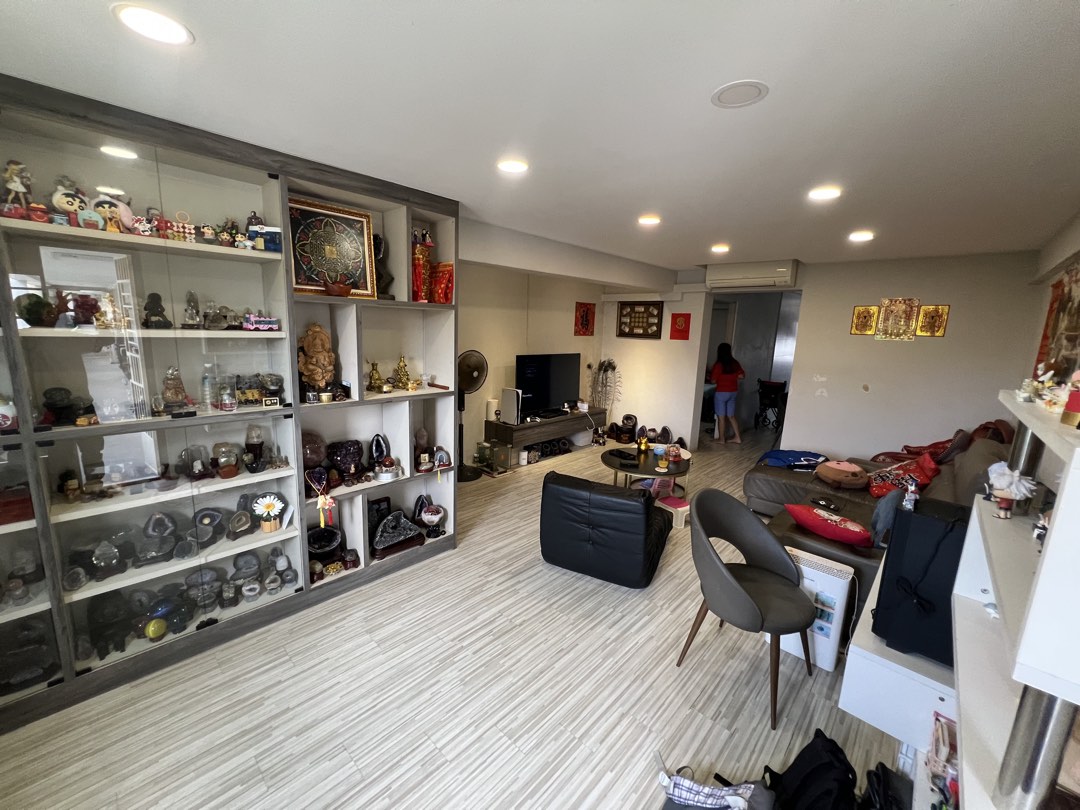 (Category: ) located in . Submitted by aquisverse (Listing ID 1425484811, Image 1). Description: .