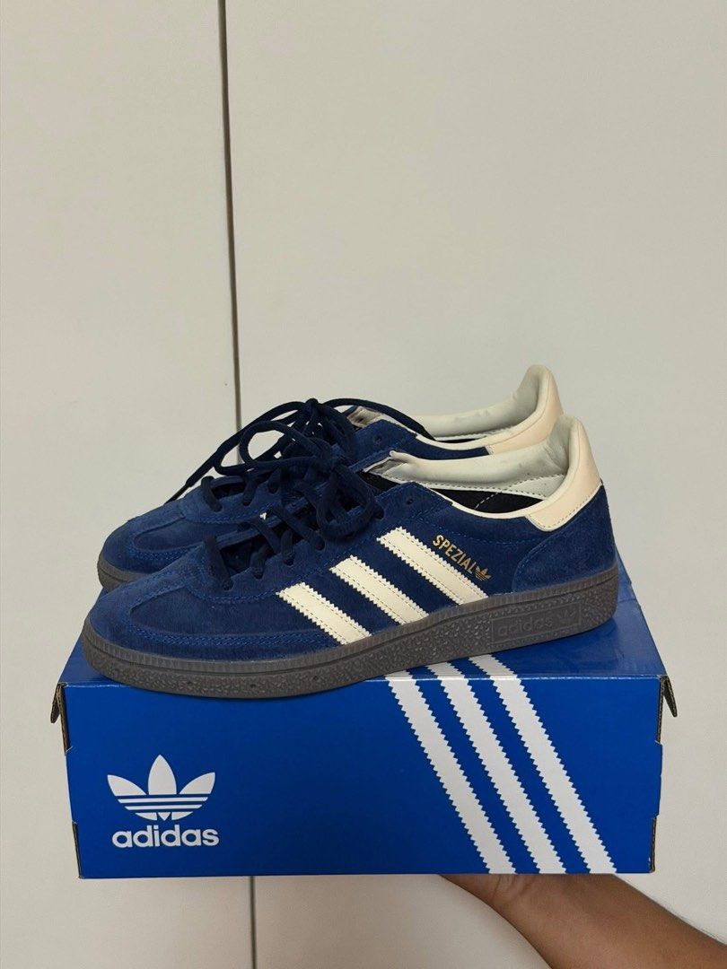 Adidas Handball Spezial Navy Blue (Category: Sneakers) located in Manila. Submitted by ee.cia (Listing ID 1425557342, Image 1). Description: ₱4,800 (₱5,300 SRP) • Adidas Handball Spezial - Indigo • US 6.5 Men's (Equivalent to 8.5 Women's) • Unused • With box.
