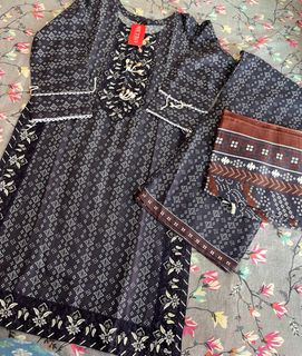 （分類：）位於 。 由 aftabs 提交（商品編號 1425451284，圖片 1）。簡介： 。