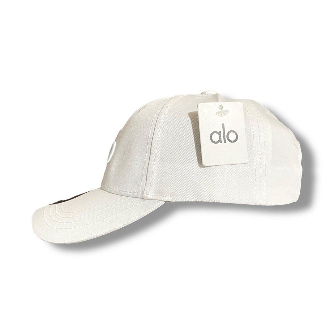 Alo Yoga Performance Cap (white) (Category: Hats & Beanies) located in Marikina City. Submitted by 1800shelves (Listing ID 1425560803, Image 3). Description: Alo Yoga Performance Cap (white) Excellent condition No issues at all 🏷️ ₱ 500 only RFS: Decluttering, rush sale Marikina loc J&T Shipping / Lalamove .